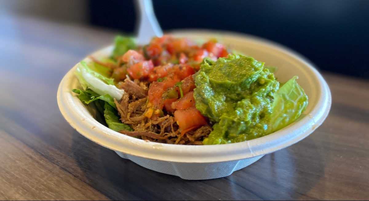 A healthy low-calorie Qdoba salad bowl