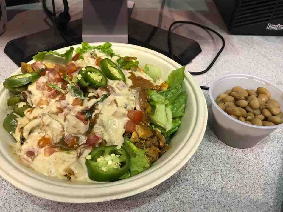 A delicious and healthy low-calorie Qdoba bowl